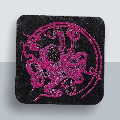 Krake Kühlschrankmagnet von Kladdenjan in magenta | Kladdenjan