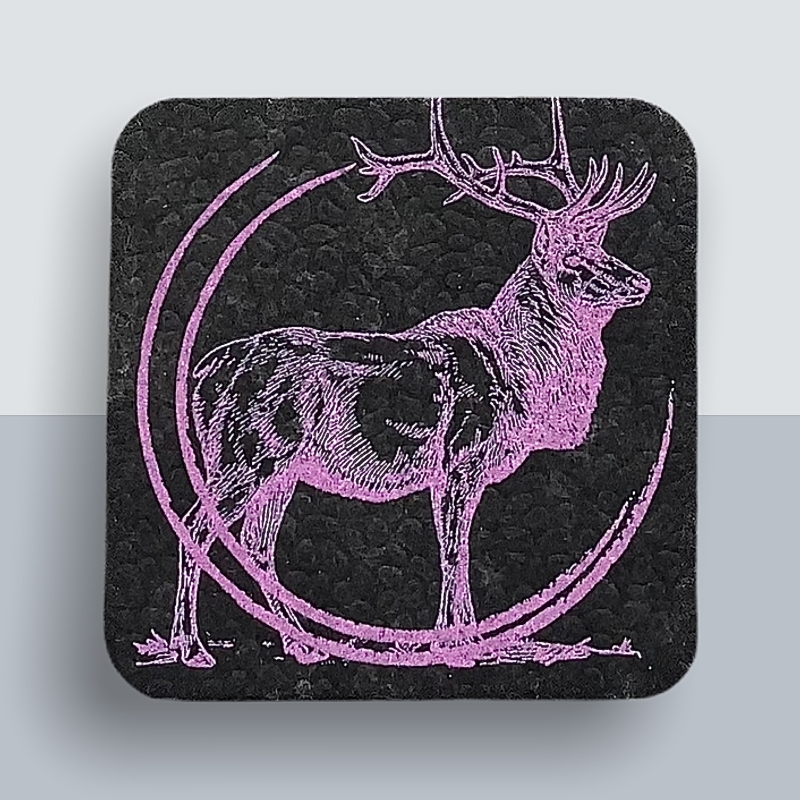 Bayern Bub Hirsch Kühlschrankmagnet von Kladdenjan in rosa | Kladdenjan