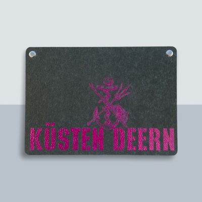 Küsten Deern Anker Große Postkarte von Kladdenjan in magenta | Kladdenjan