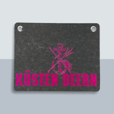 Küsten Deern Anker Postkarte von Kladdenjan in magenta | Kladdenjan