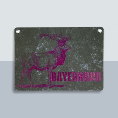 Bayern Bub Hirsch Große Postkarte von Kladdenjan in magenta | Kladdenjan