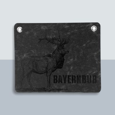 Bayernbub Hirsch Postkarte von Kladdenjan in schwarz | Kladdenjan