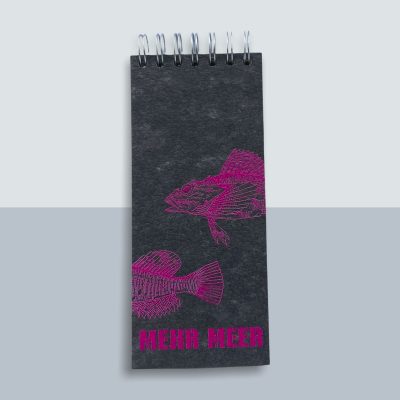 Mehr Meer Fische Spiralblock von Kladdenjan in magenta | Kladdenjan