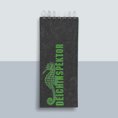 Deichinspektor Seepferdchen Spiralblock von Kladdenjan in hellgrün | Kladdenjan